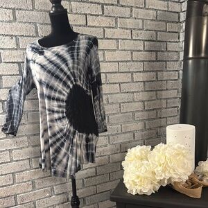 Dressbarn Black and White Asymmetrical 3/4 Sleeve Tunic